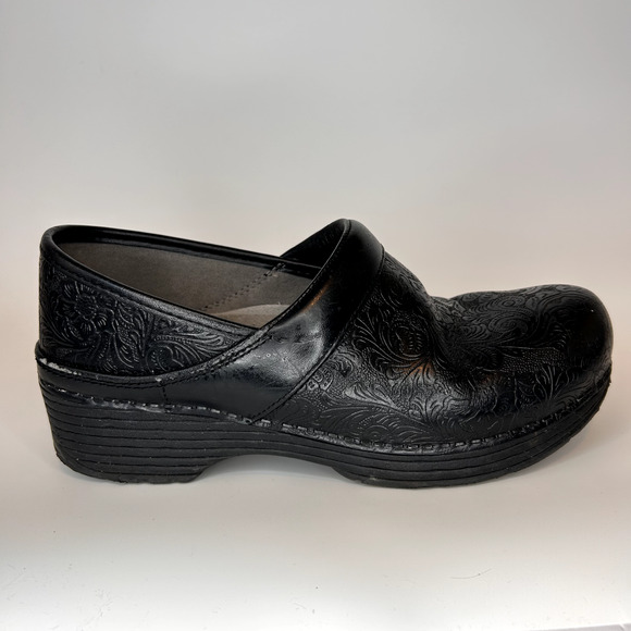 Dansko LT Nursing Clogs Womens 38 Black Floral Tooled Comfort Slip On Elevated - Picture 8 of 9